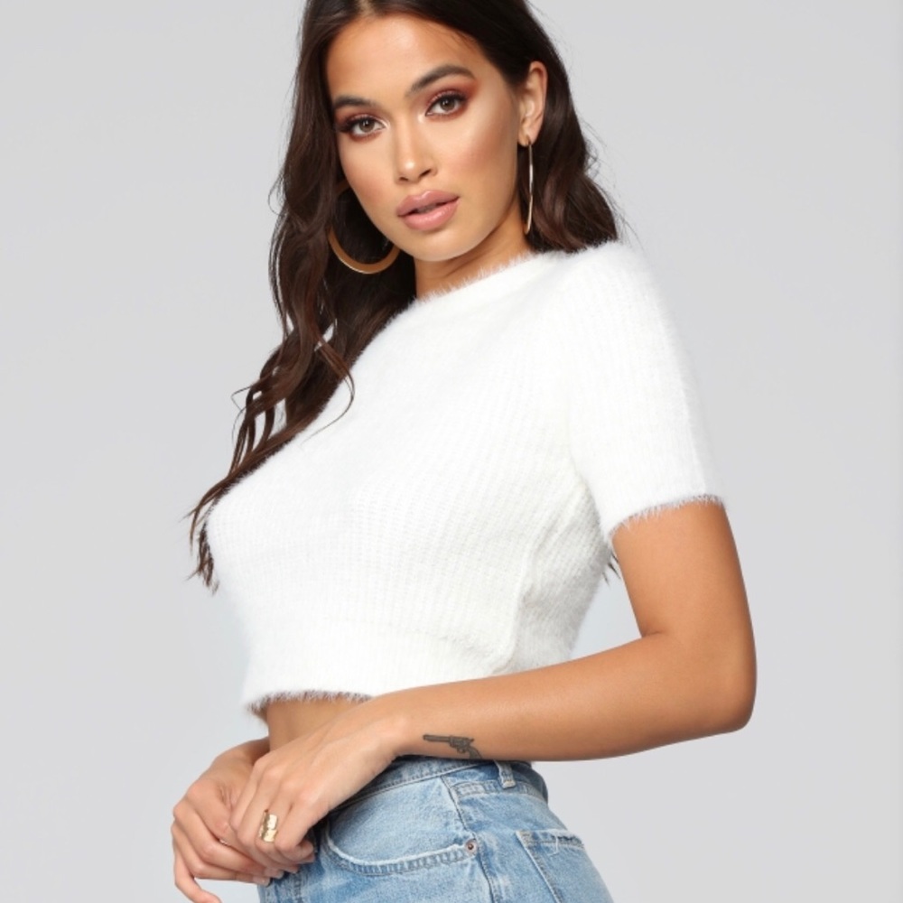 🔥🔥 Fuzzy Crop Top Sweater 🔥🔥